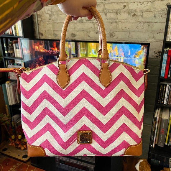 Authentic Dooney & Bourke Pink White Chevron Satchel Tote Strap Barbie Girly Y2K - Picture 16 of 16